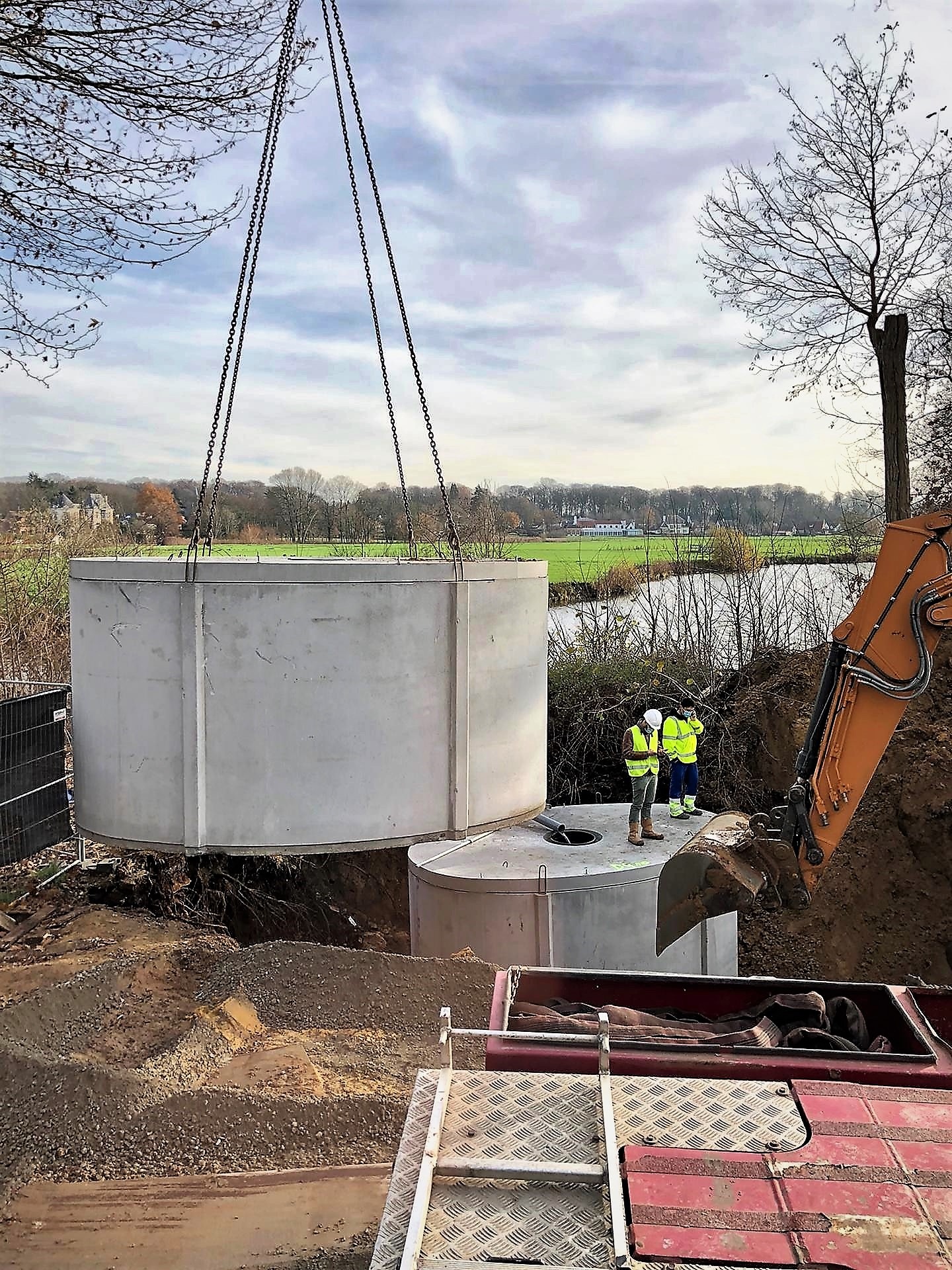 Regenput Pvc Plaatsen regenputten - Hemberg Montage bvba
