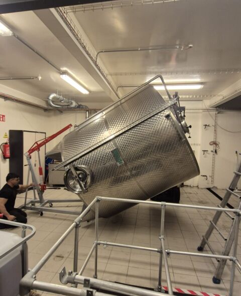 verhuis industriële installatie Gent inox tank hijsen met Cormach kraanwagen